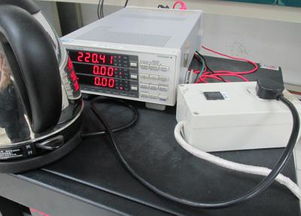 手機電腦充電器留在插座上是否耗電？電線電纜的作用與安全使用